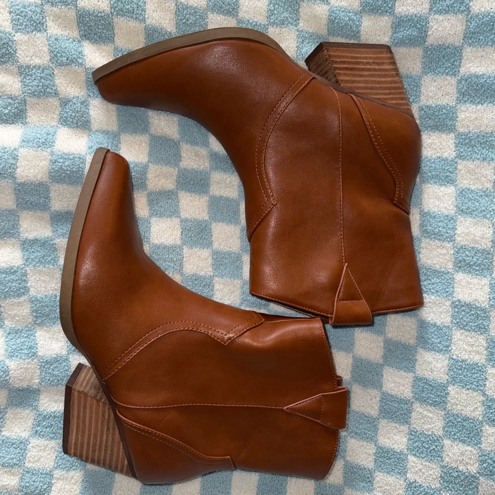 DV by Dolce Vita Keilani Embossed Boot